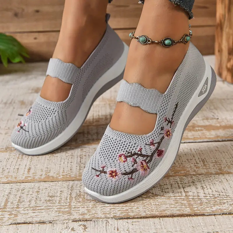 Ana - Comfortable RelaxFit trainers for walking