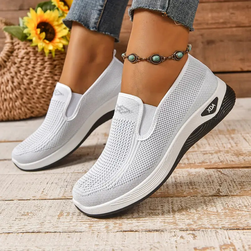 Lightweight walking shoes