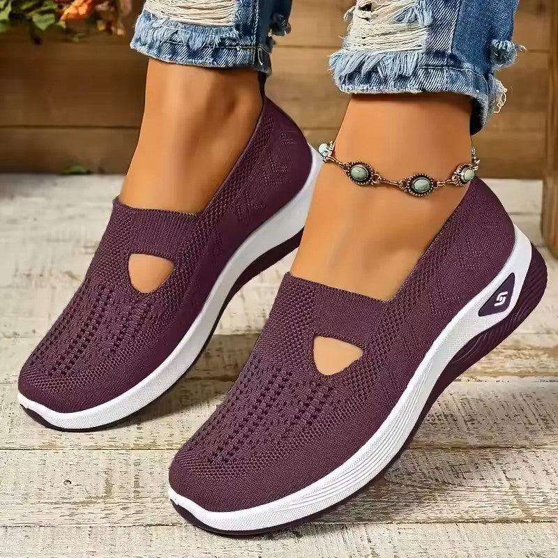 Comfortable RelaxFit trainers for walking
