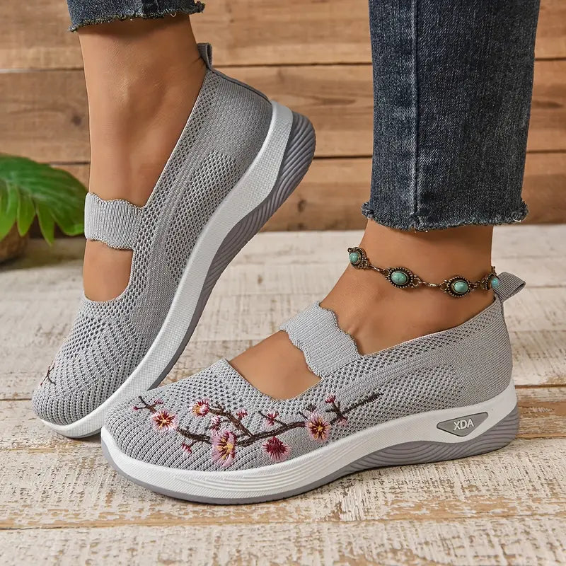 Ana - Comfortable RelaxFit trainers for walking