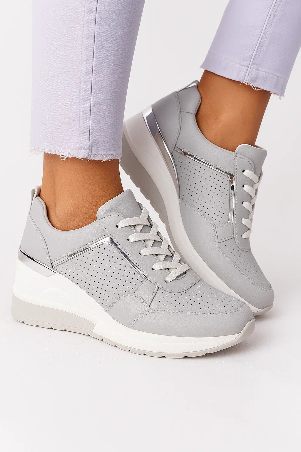 Modern comfort shoes