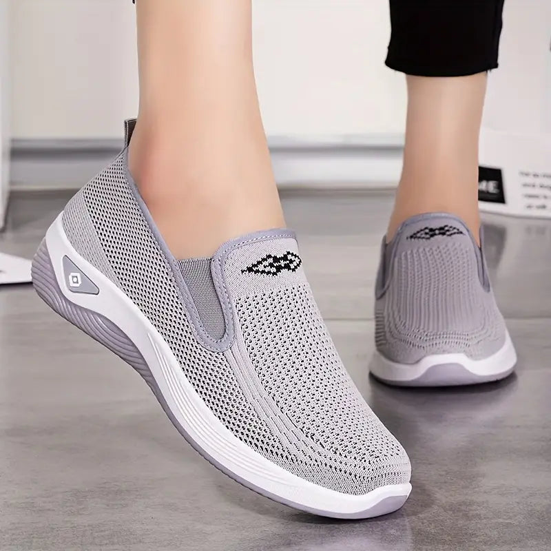 Casual sports shoes for women