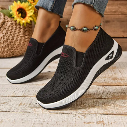 Lightweight walking shoes