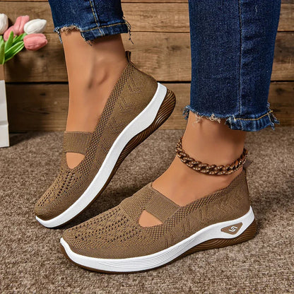 Comfortable RelaxFit trainers for walking