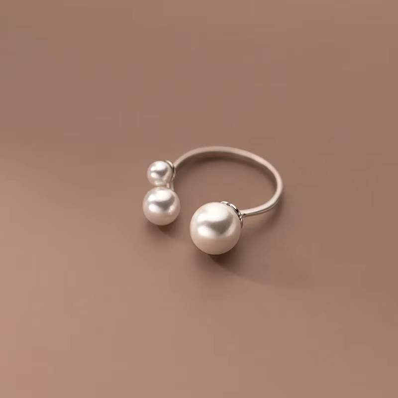 Adjustable Trio Pearl Ring