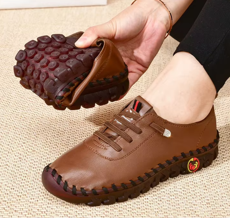 Aria - Comfortable walking shoes